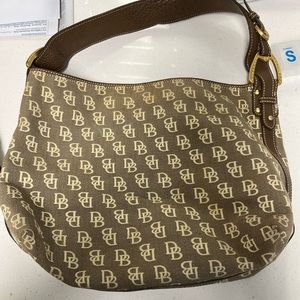 Great condition. Purse